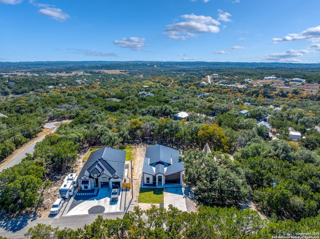 1164 Winding Creek Trl, Spring Branch, TX 78070