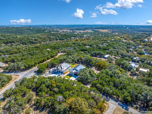 1164 Winding Creek Trl, Spring Branch, TX 78070