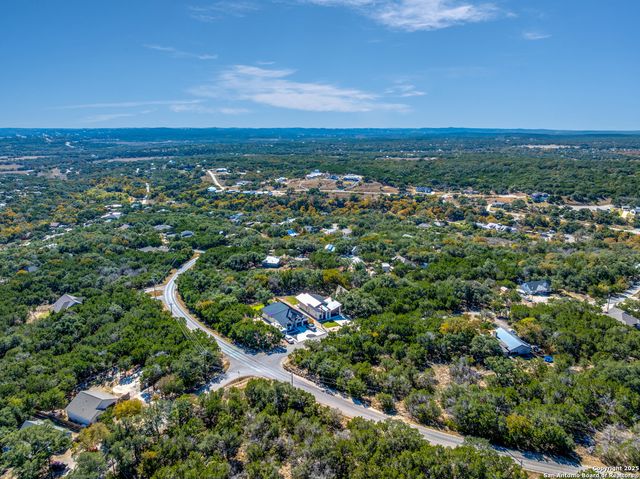 1164 Winding Creek Trl, Spring Branch, TX 78070