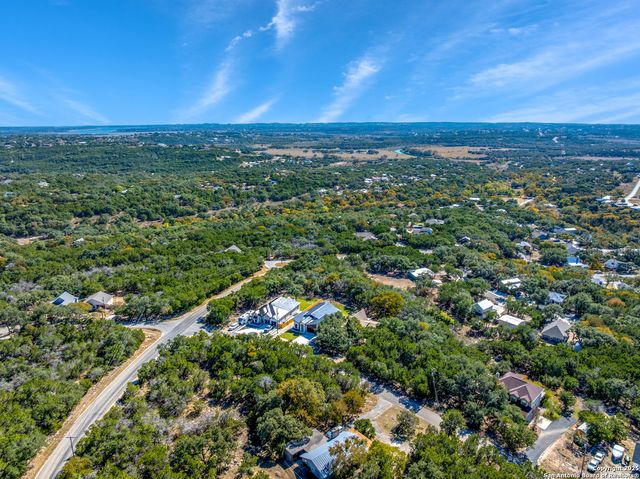 1164 Winding Creek Trl, Spring Branch, TX 78070