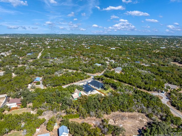 1164 Winding Creek Trl, Spring Branch, TX 78070