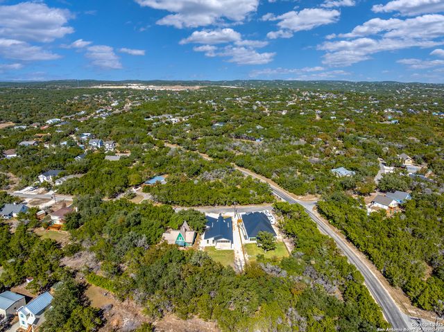 1164 Winding Creek Trl, Spring Branch, TX 78070