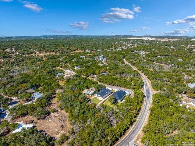 1164 Winding Creek Trl, Spring Branch, TX 78070