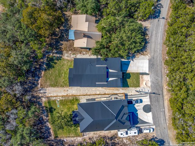 1164 Winding Creek Trl, Spring Branch, TX 78070