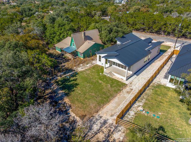 1164 Winding Creek Trl, Spring Branch, TX 78070