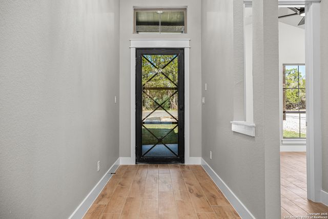 1164 Winding Creek Trl, Spring Branch, TX 78070