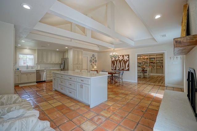 2007 Shell Ave, Midland, TX 79705