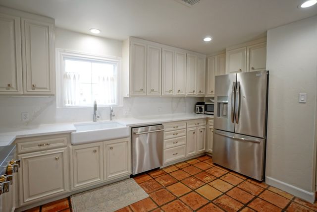 2007 Shell Ave, Midland, TX 79705