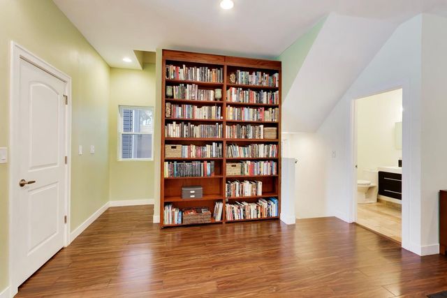 3526 W McLean Avenue, Chicago, IL 60647