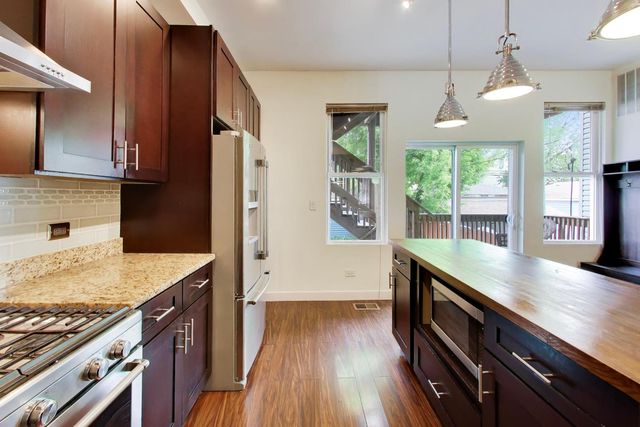 3526 W McLean Avenue, Chicago, IL 60647