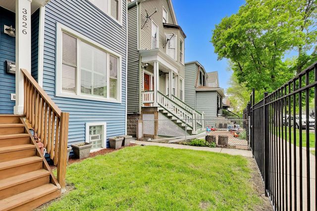 3526 W McLean Avenue, Chicago, IL 60647
