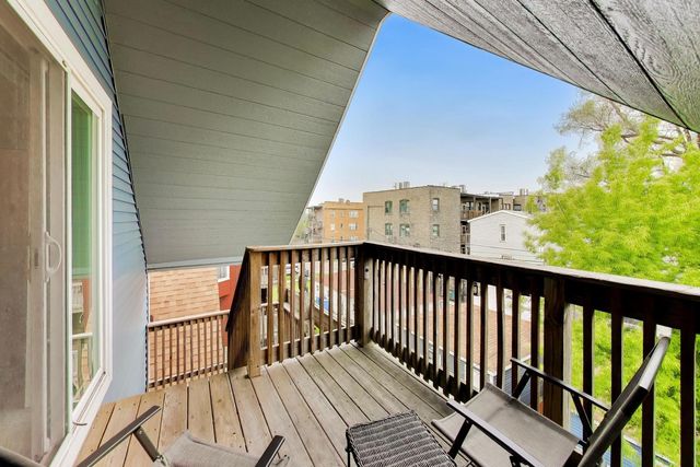 3526 W McLean Avenue, Chicago, IL 60647