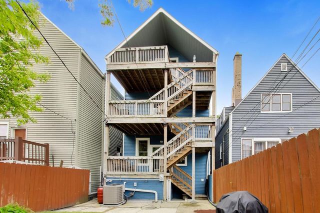3526 W McLean Avenue, Chicago, IL 60647
