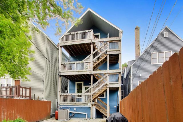 3526 W McLean Avenue, Chicago, IL 60647
