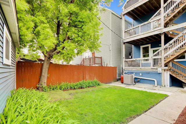 3526 W McLean Avenue, Chicago, IL 60647