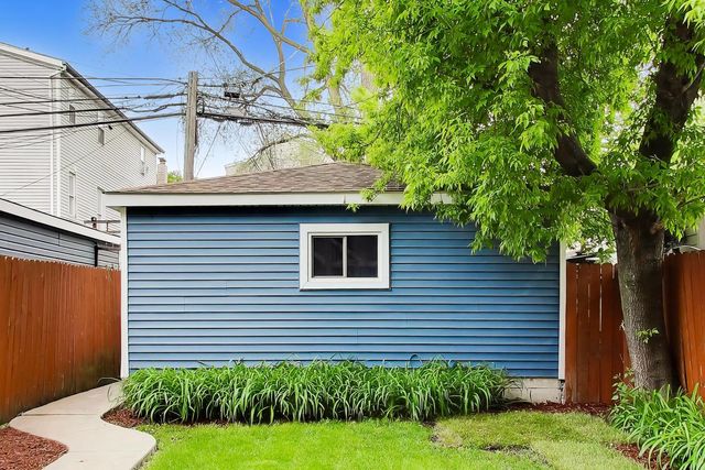 3526 W McLean Avenue, Chicago, IL 60647