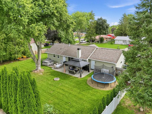 753 Chelsea PLACE, Janesville, WI 53546