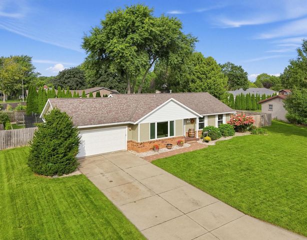753 Chelsea PLACE, Janesville, WI 53546