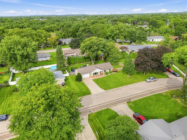 753 Chelsea PLACE, Janesville, WI 53546