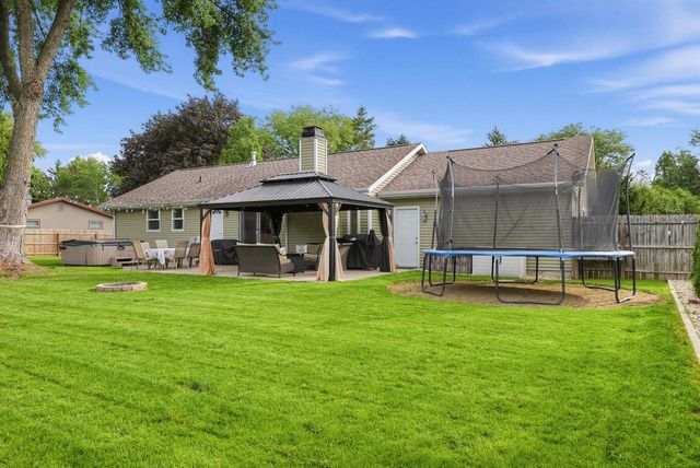 753 Chelsea PLACE, Janesville, WI 53546