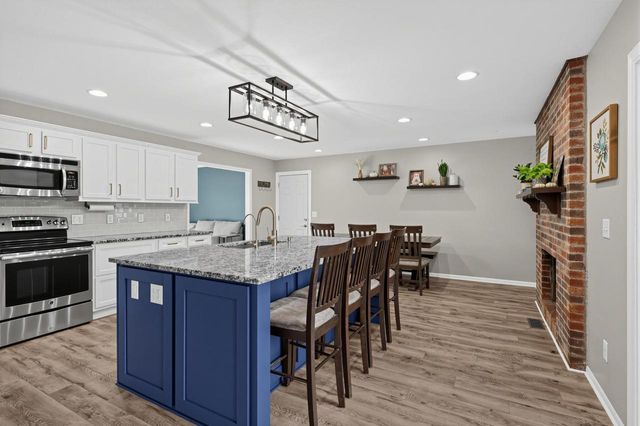 753 Chelsea PLACE, Janesville, WI 53546