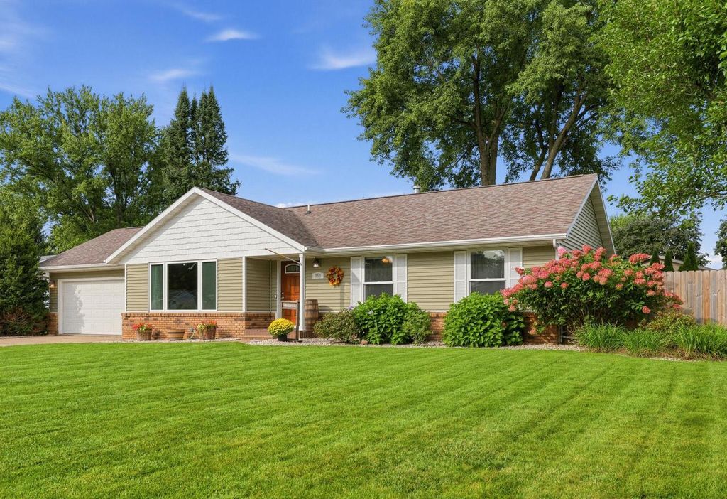 753 Chelsea PLACE, Janesville, WI 53546