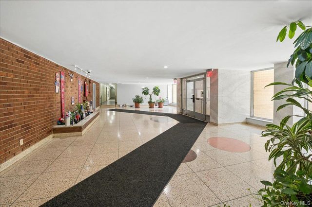2 Sadore Lane 6M, Yonkers, NY 10710