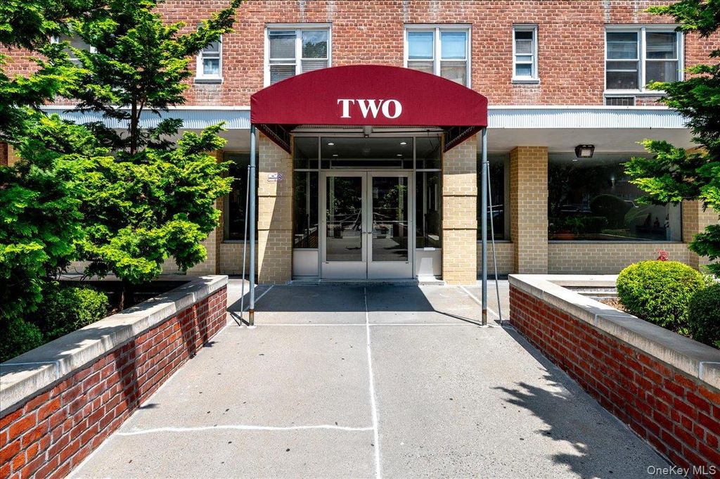 2 Sadore Lane 6M, Yonkers, NY 10710