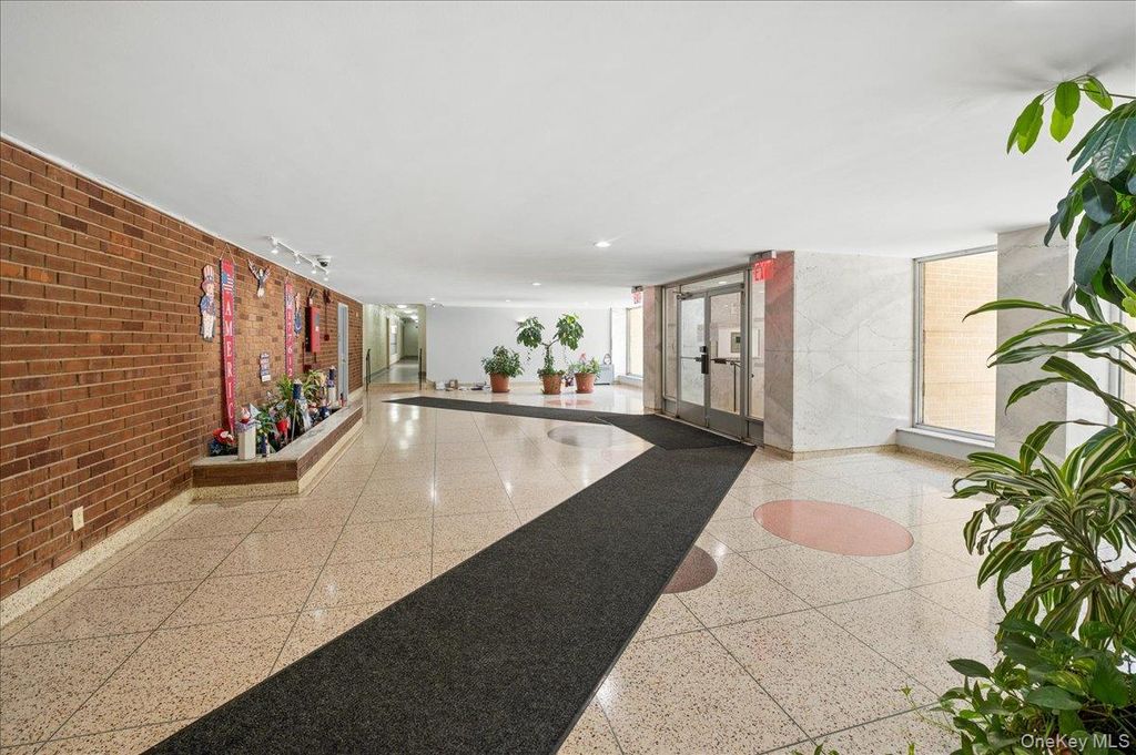 2 Sadore Lane 6M, Yonkers, NY 10710 — photo 2
