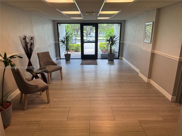 901 Hillcrest Dr 208, Hollywood, FL 33021