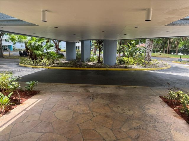 901 Hillcrest Dr 208, Hollywood, FL 33021