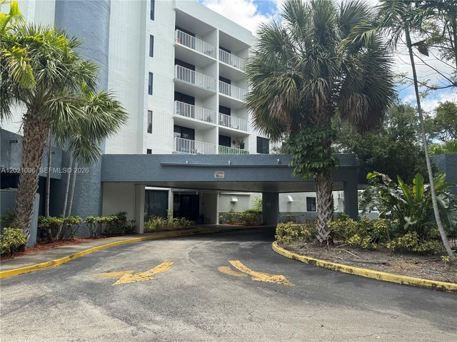 901 Hillcrest Dr 208, Hollywood, FL 33021