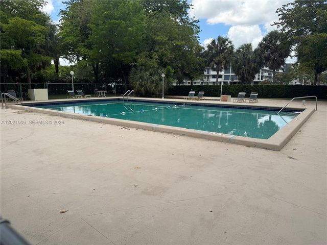 901 Hillcrest Dr 208, Hollywood, FL 33021