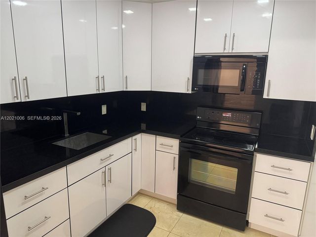 901 Hillcrest Dr 208, Hollywood, FL 33021