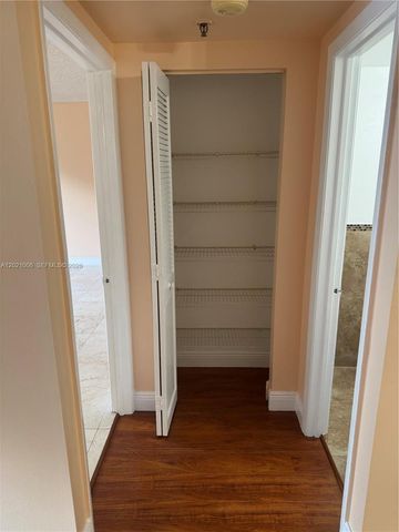 901 Hillcrest Dr 208, Hollywood, FL 33021