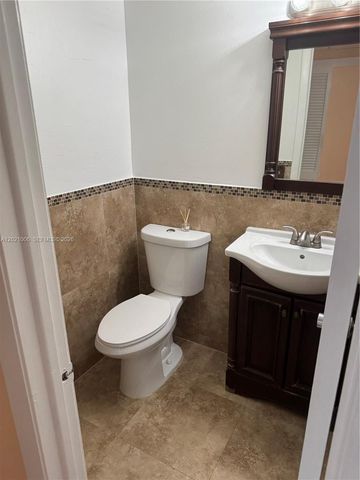 901 Hillcrest Dr 208, Hollywood, FL 33021