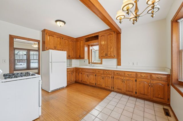 661 Surrey Avenue, Saint Paul, MN 55106