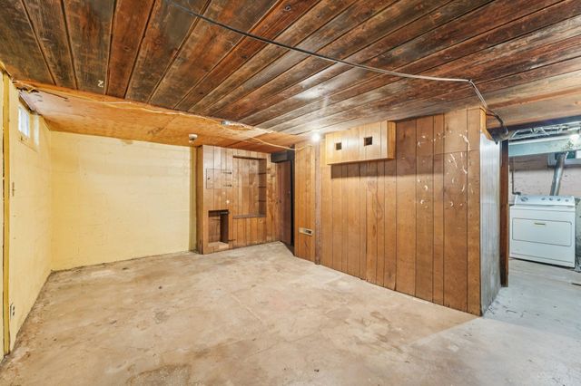 661 Surrey Avenue, Saint Paul, MN 55106