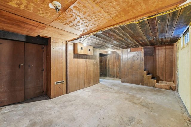 661 Surrey Avenue, Saint Paul, MN 55106