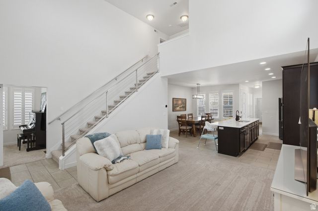 10316 S SILVER MINE RD, South Jordan, UT 84009