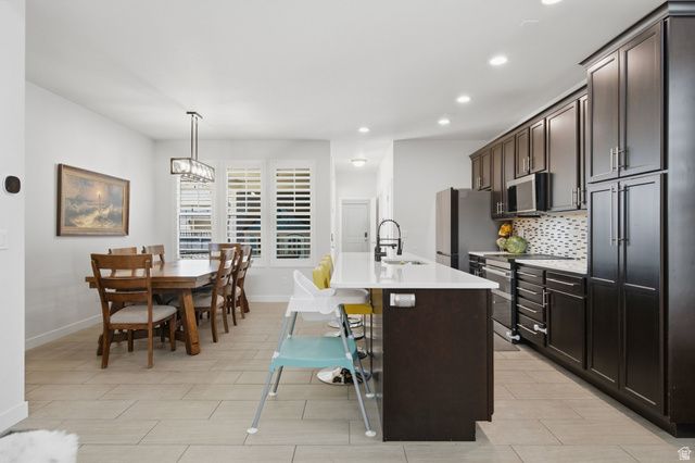 10316 S SILVER MINE RD, South Jordan, UT 84009