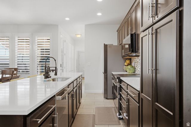 10316 S SILVER MINE RD, South Jordan, UT 84009