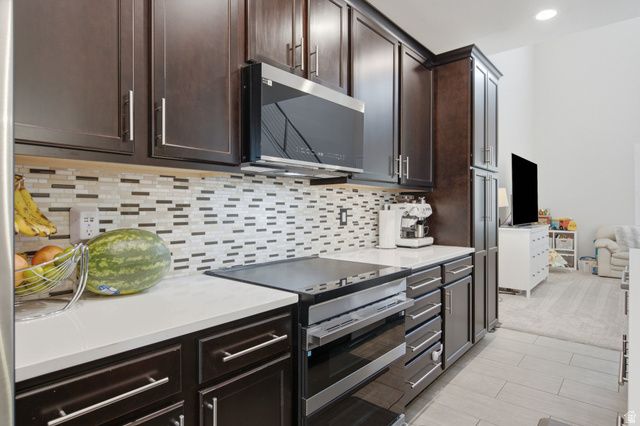 10316 S SILVER MINE RD, South Jordan, UT 84009