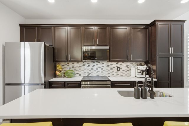 10316 S SILVER MINE RD, South Jordan, UT 84009
