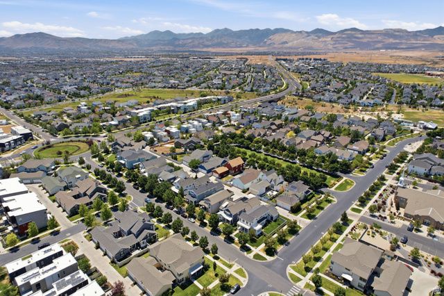 10316 S SILVER MINE RD, South Jordan, UT 84009