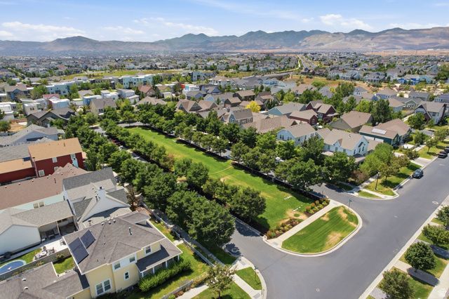 10316 S SILVER MINE RD, South Jordan, UT 84009