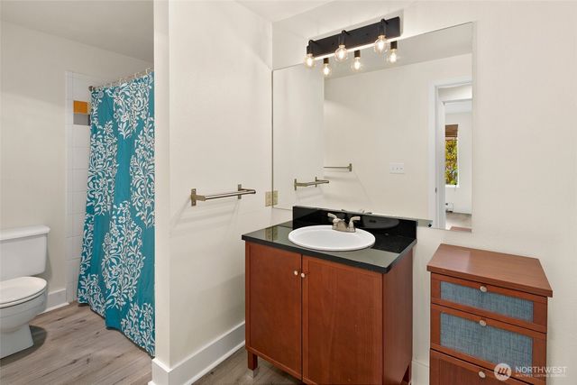 7323 Sand Point Way NE #103, Seattle, WA 98115