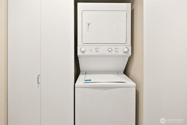 7323 Sand Point Way NE #103, Seattle, WA 98115