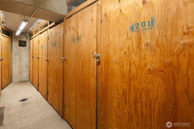 7323 Sand Point Way NE #103, Seattle, WA 98115