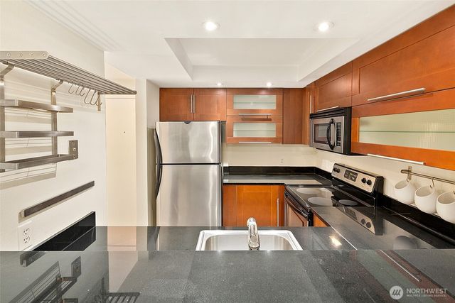 7323 Sand Point Way NE #103, Seattle, WA 98115